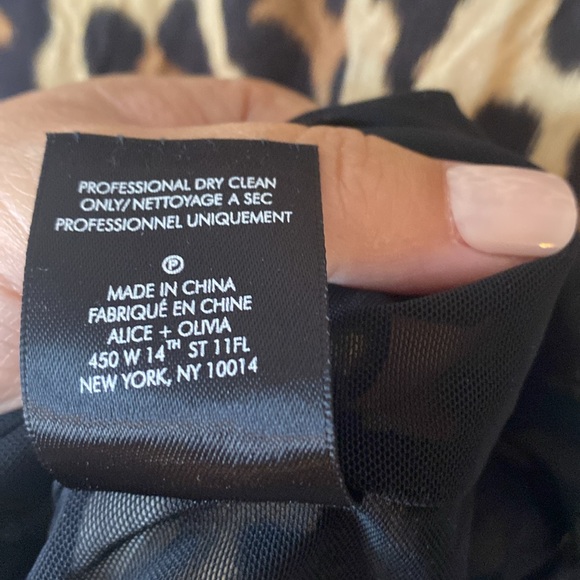 alice + olivia Delora Leopard Sleeveless Bodycon Dress - Picture 10 of 12